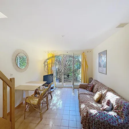 Maison Mitoyenne 4 Personnes Avec Piscine Privee Et Grand Jardin Au Canadel