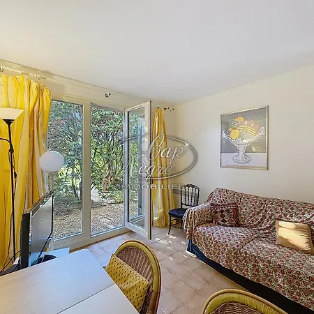 Casa de Férias Maison Mitoyenne 4 Personnes Avec Piscine Privee Et Grand Jardin Au Canadel *