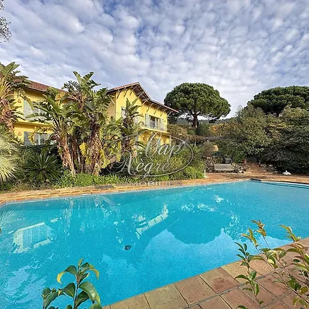 Maison Mitoyenne 4 Personnes Avec Piscine Privee Et Grand Jardin Au Canadel Le Rayol-Canadel-sur-Mer